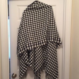 COPY - Houndstooth wrap around very classy
